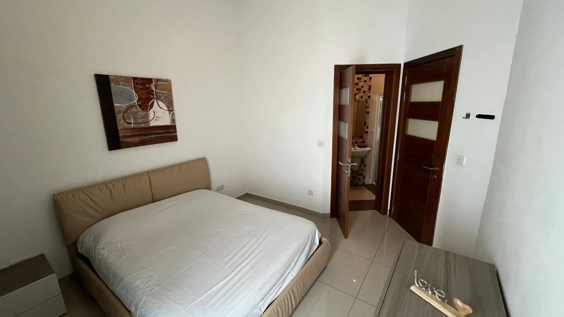 Saint Julian's Swieqi Centre - Perfectly Located 0*, Saint Julian's מלטה